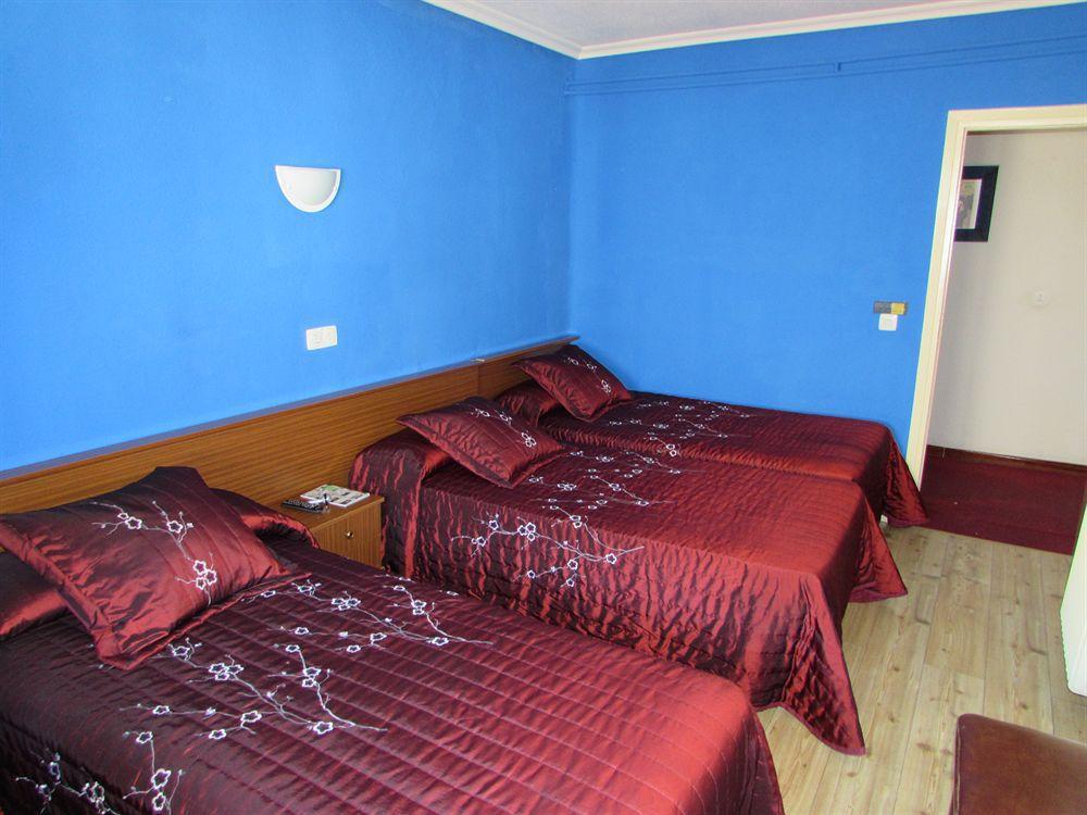 Hostal Rober Madrid Exterior photo