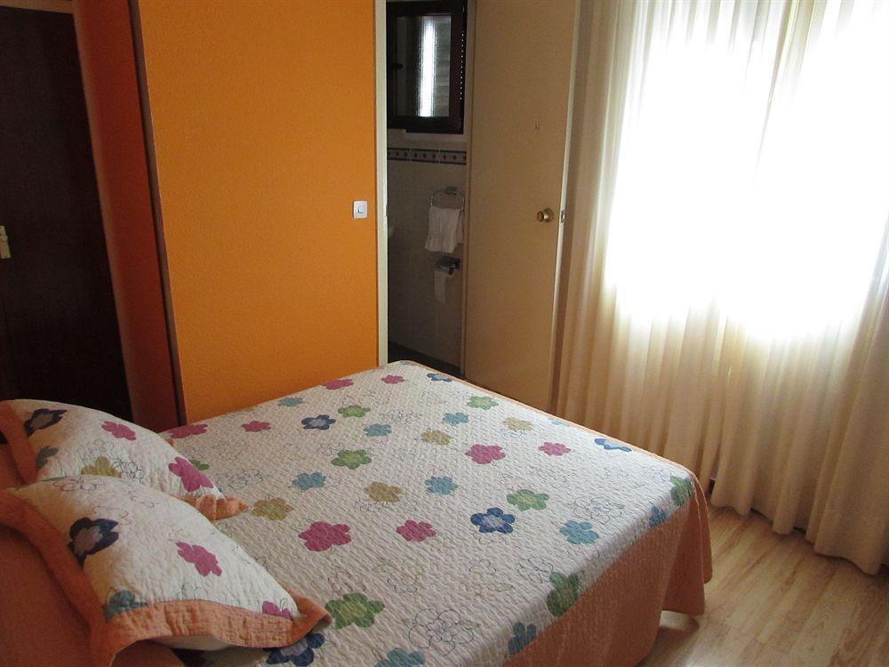 Hostal Rober Madrid Exterior photo