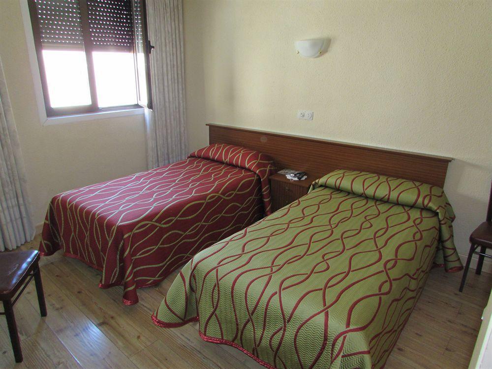 Hostal Rober Madrid Exterior photo