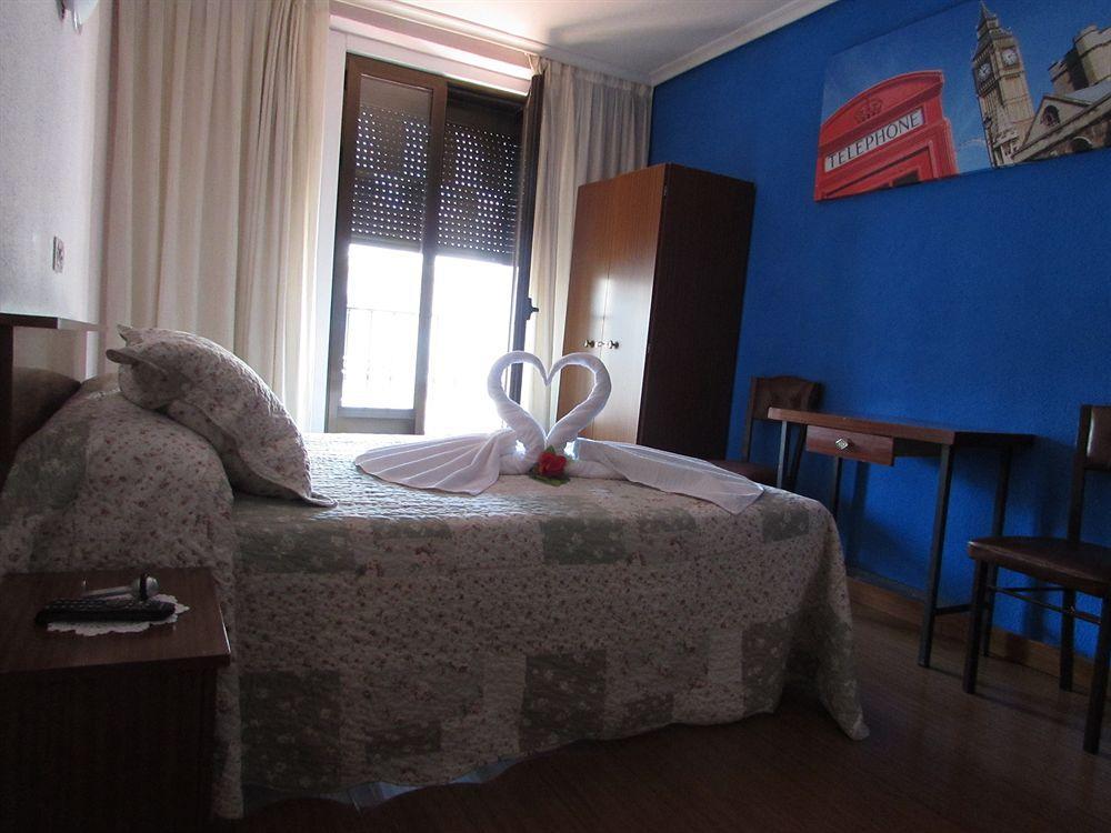 Hostal Rober Madrid Exterior photo