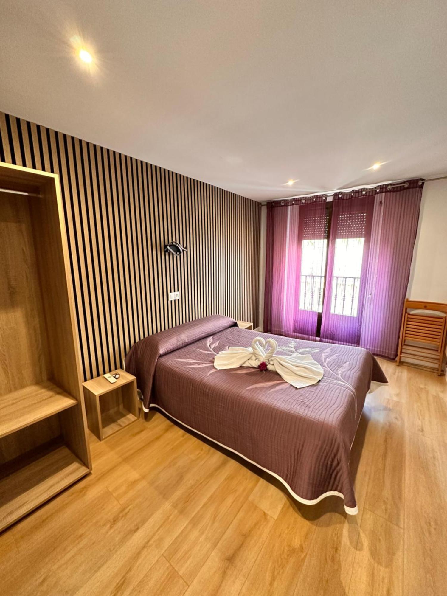 Hostal Rober Madrid Exterior photo