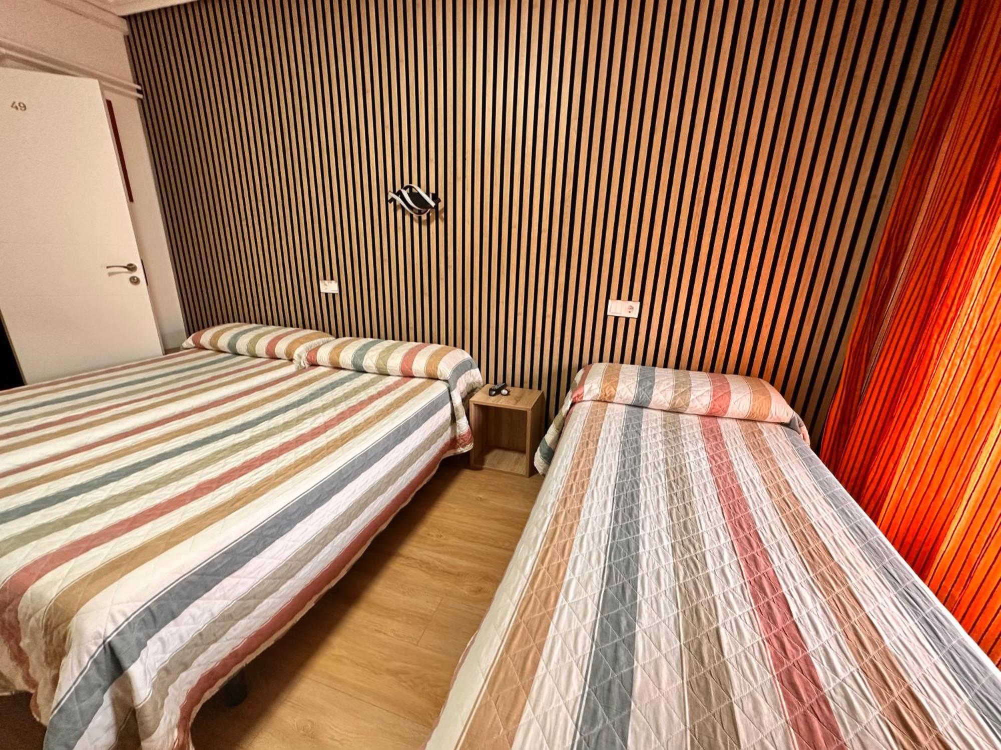 Hostal Rober Madrid Exterior photo